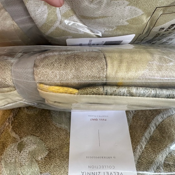 Zinnia Velvet King size Shams set of 2 - Picture 8 of 9